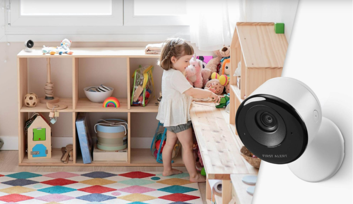 Portada: La Revolución de la Inteligencia Artificial (IA) en la Seguridad del Hogar: <br><small>Un Vistazo a las nuevas Cámaras First Alert VX3 y VX5 de Resideo.</small>. inteligencia artificial, seguridad, vigilancia, cámaras de video
